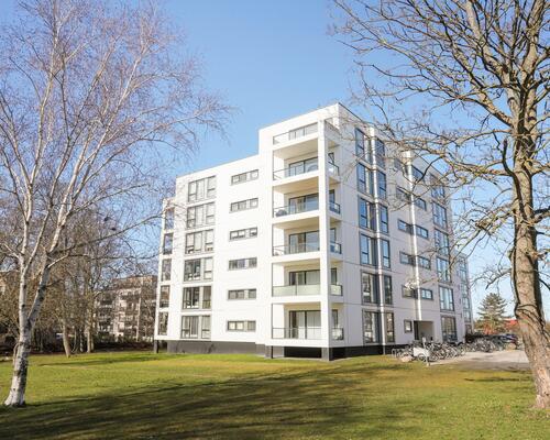 4-værelses lejlighed med skønt lysindfald