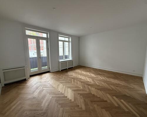 Eksklusivt townhouse i tre plan med 3 soveværelser og med store altaner på attraktive Frederiksberg C