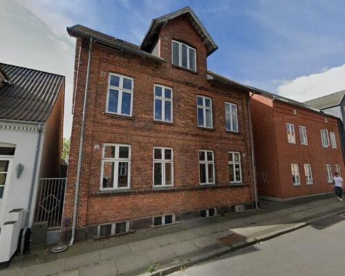 Velbeliggende og adgang til stor have