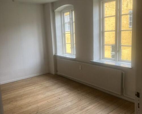 Skøn 3 vær. lejlighed på 96 m2