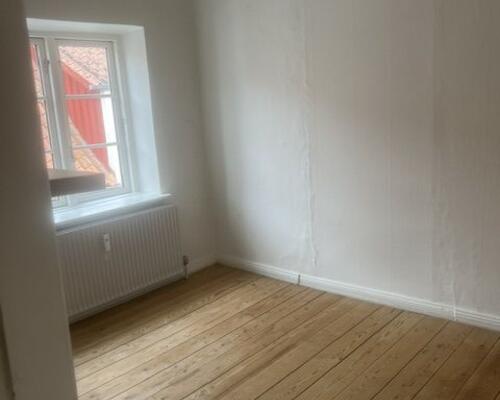 Skøn 3 vær. lejlighed på 96 m2