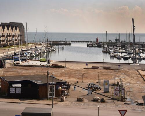 Pakhuset på havnen i Hou