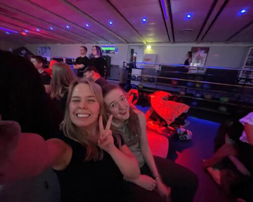 Veninder søger delevenlig 3 værelseslejlighed