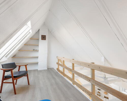 Eksklusiv penthouselejlighed med hems og altan