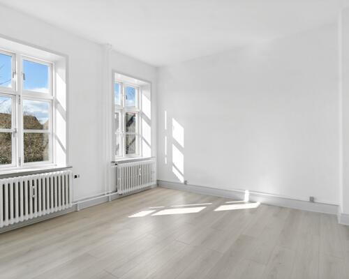 Moderne og rummelig lejlighed