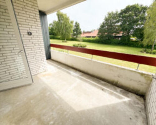 Lys og dejlig 2-værelses lejlighed med terrasse