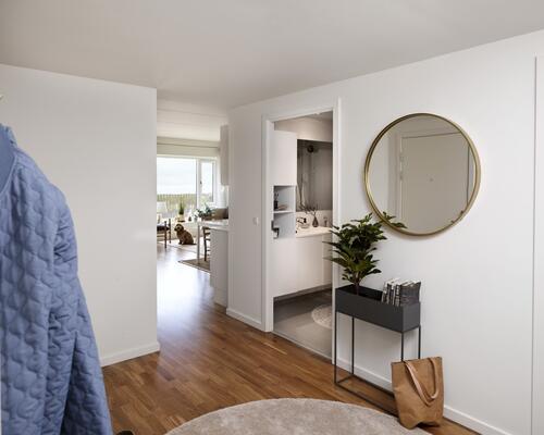 3 værelses lejlighed med delvist lukket køkken