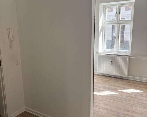 Central 2-værelses ved Aalborg Banegård med lyst køkken