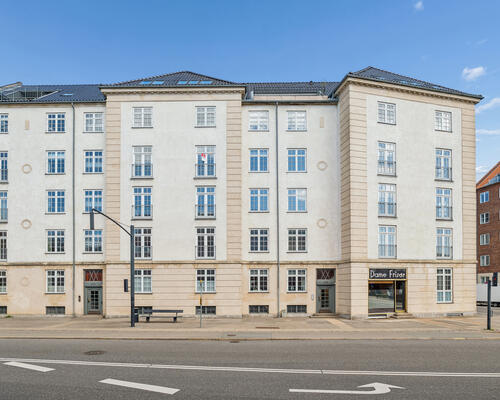 Lækker nyistandsat lejlighed centralt i Hellerup