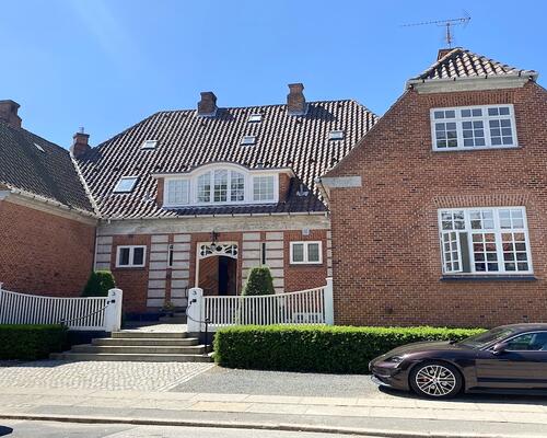 Skøn villalejlighed i Ambassadekvarteret