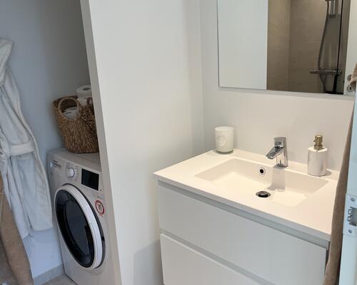 Lys 2-værelses lejlighed med STOR PRIVAT Terrasse og udsigt til Aarhus Å