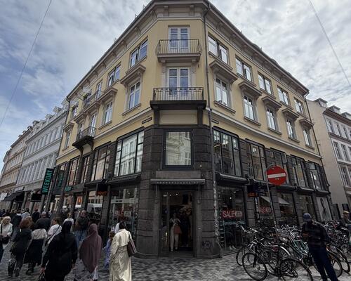 Helt unik 3-værelses lejlighed midt i København K