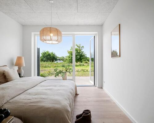 Nyopført familievenligt rækkehus i Snejbjerg med privat have/terrasse og mulighed for ladestander.