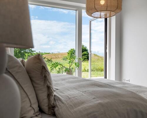Nyopført familievenligt rækkehus i Snejbjerg med privat have/terrasse og mulighed for ladestander.