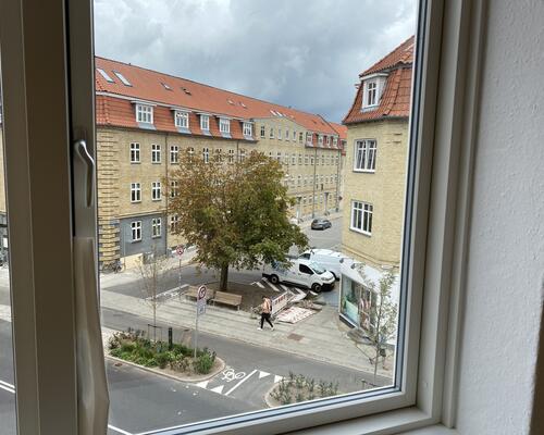 Stor lys 3'er med altan
