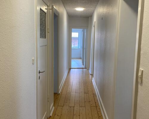 Stor lys 3'er med altan