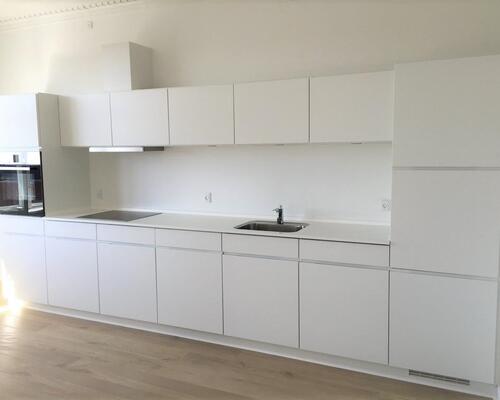 Fantastisk flot og lys lejlighed tæt på gågaden i Horsens hvor der er kælet for alle detaljerne.