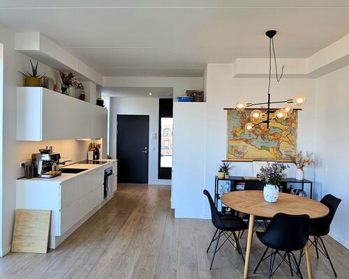 Penthouse lejlighed på toppen i nyere ejendom m. EGEN STOR TAGTERASSE
