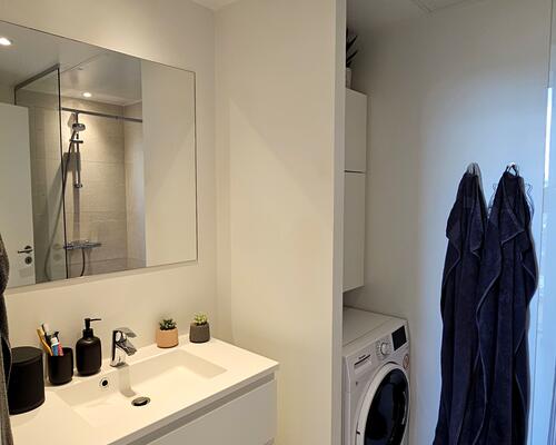 Penthouse lejlighed på toppen i nyere ejendom m. EGEN STOR TAGTERASSE