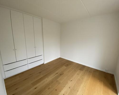 Lys og indbydende lejlighed med altan i Odense M