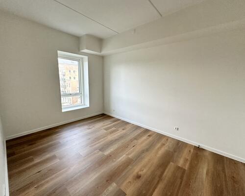 Moderne lejlighed med altan og panoramaudsigt i Nørresundby