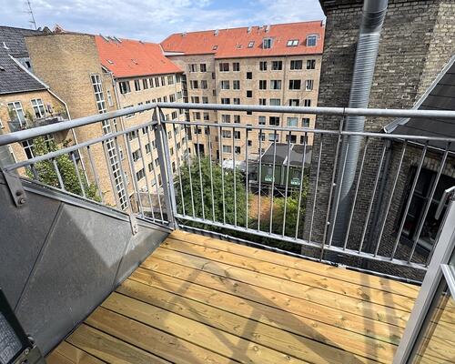 Hyggelig lejlighed med altan på Frederiksberg