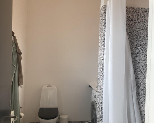 PERFEKT 1 VÆRELSES MED HEMS - MIDT I CENTRUM!