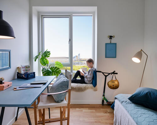 Godt indrettet 2 værelses lejlighed med udgang til altan