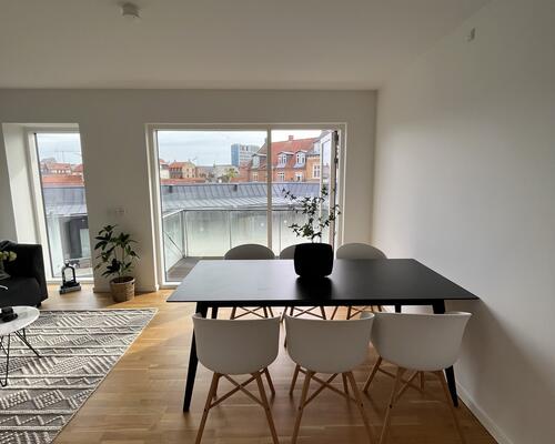 SKØN 2 VÆRELSES MIDT I LATINERKVARTERET