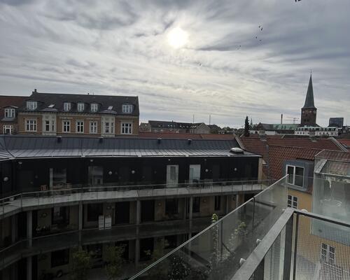 SKØN 2 VÆRELSES MIDT I LATINERKVARTERET