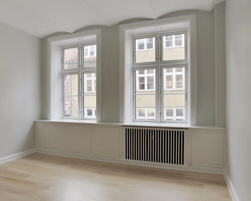 Skøn og rummelig 3-værelses med helt central beliggenhed i København K