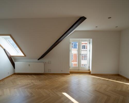 Skøn penthouse med stor tagterrasse og udsigt over Københavns tårne