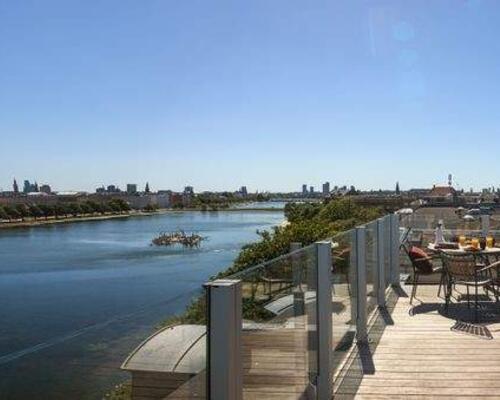 Eksklusiv møbleret penthouse med privat tagterrasse og panoramaudsigt over København til udlejning for 6-12 mdr.