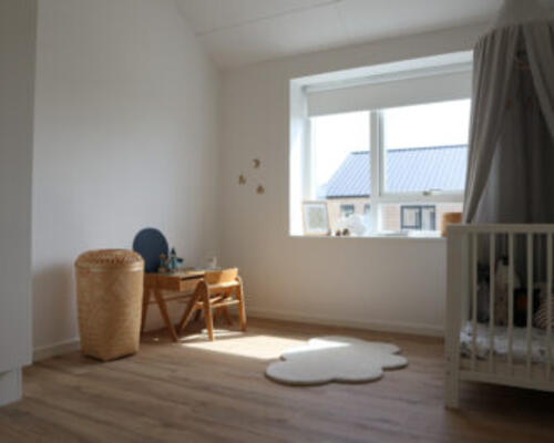 STILRENT RÆKKERHUS I JASMINPARKEN