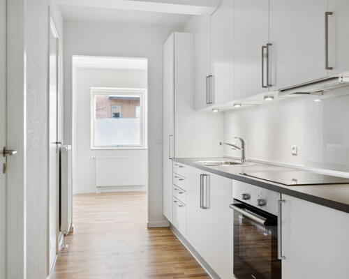 Lækker 2-værelses - perfekt placeret i Odense C! - KUN 1 MÅNEDS DEPOSITUM