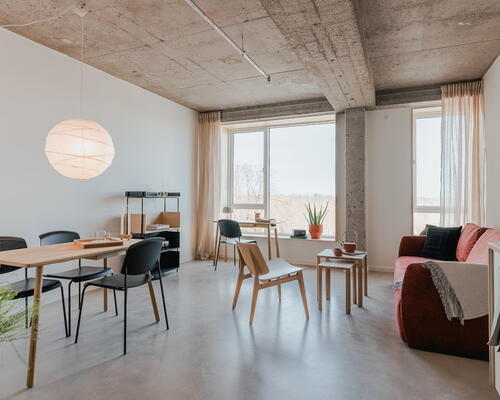 MØBLERET STUDIO PÅ AMAGERBRO MED FITNESS, TAGTERRASSE OG MEGET MERE!