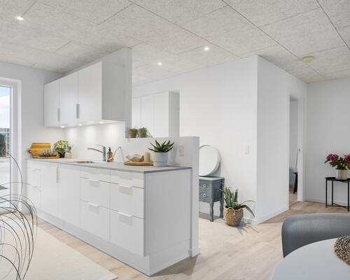 Nyt familievenligt rækkehus i Snejbjerg med privat have/terrasse og mulighed for ladestander.