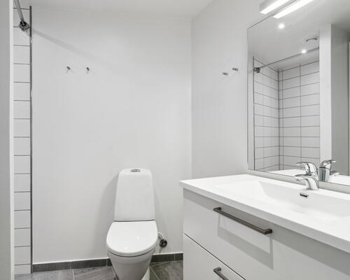 Lækker 2-værelses - perfekt placeret i Odense C! - KUN 1 MÅNEDS DEPOSITUM