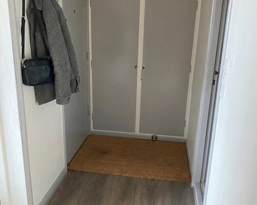 Indflytningsklar 3-værelses med spisekøkken, opvaskemaskine og badekar