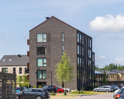 2 værelses lejlighed med godt lysindfald og vestvendt terrasse