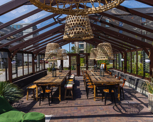 2 værelses lejlighed med godt lysindfald og vestvendt terrasse
