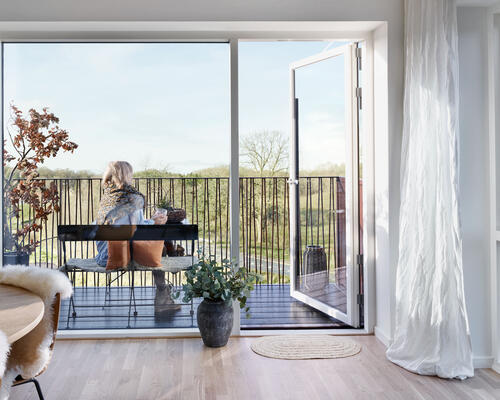 2 værelses lejlighed med godt lysindfald og vestvendt terrasse