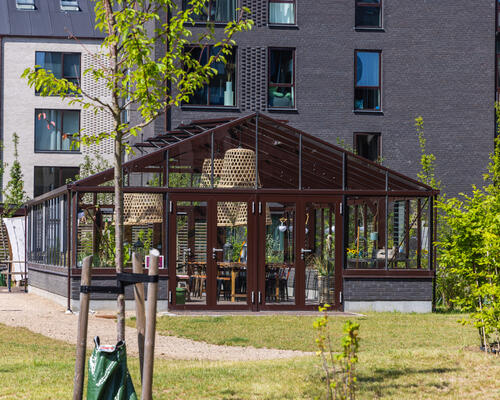 2 værelses lejlighed med godt lysindfald og vestvendt terrasse