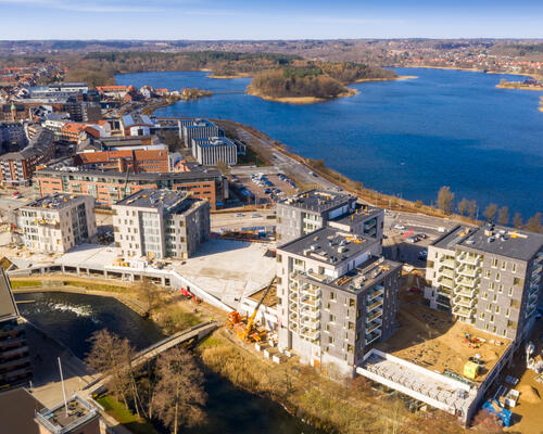 Svanemærkede lejeboliger i første række til vandet
