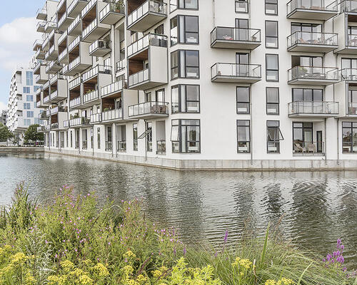 4 værelses lejlighed med privat tagterrasse og to altaner