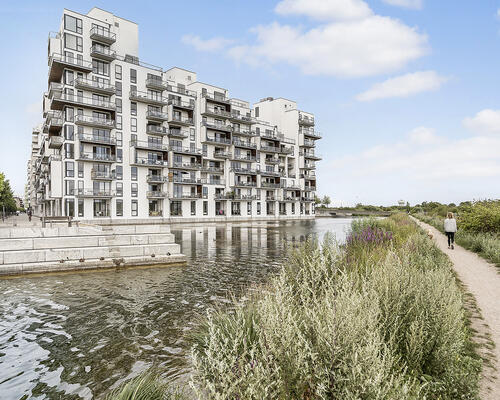 4 værelses lejlighed med privat tagterrasse og to altaner