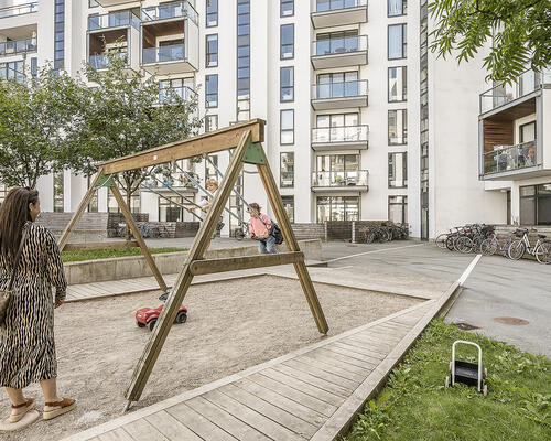 4 værelses lejlighed med privat tagterrasse og to altaner