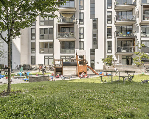 4 værelses lejlighed med privat tagterrasse og to altaner
