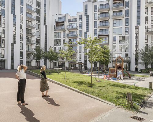 4 værelses lejlighed med privat tagterrasse og to altaner