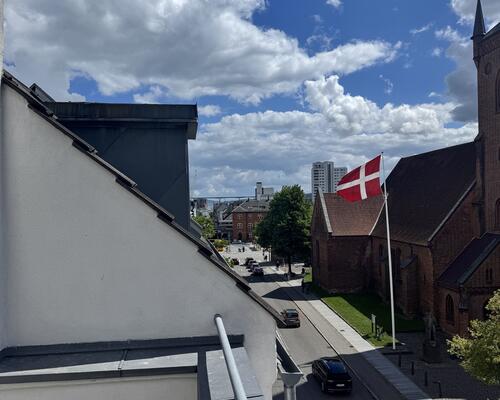 Flot delevenlig 3. værelses lejlighed i Vejle centrum.